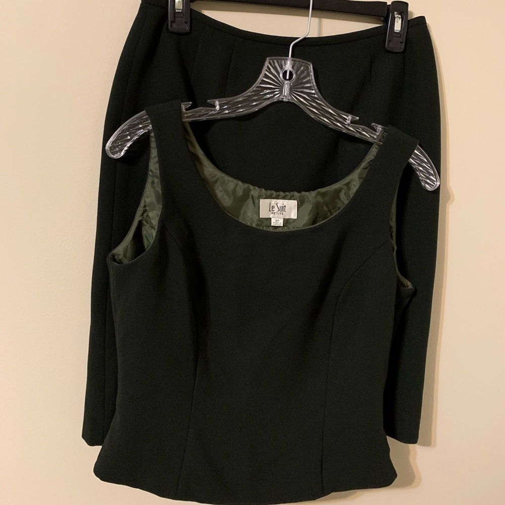 Le Suit Forest Green Skirt Set